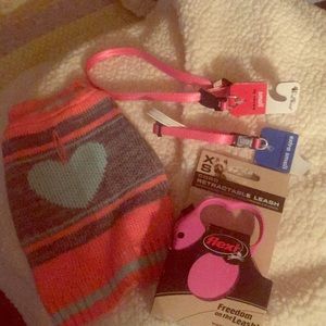 NEW Small dog leash, sweater and 2 collars
